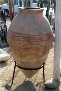 Pottery Terra Cotta Urns and Pottery for garden landscaping